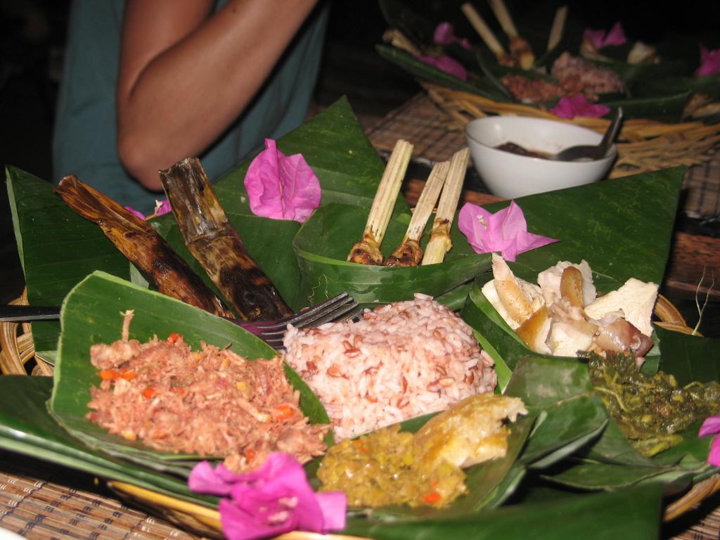 Santhiku Hotel & Spa โลวินา ภายนอก รูปภาพ