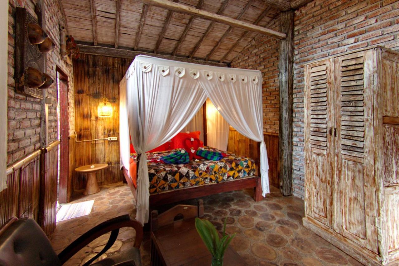 Santhiku Hotel & Spa โลวินา ภายนอก รูปภาพ